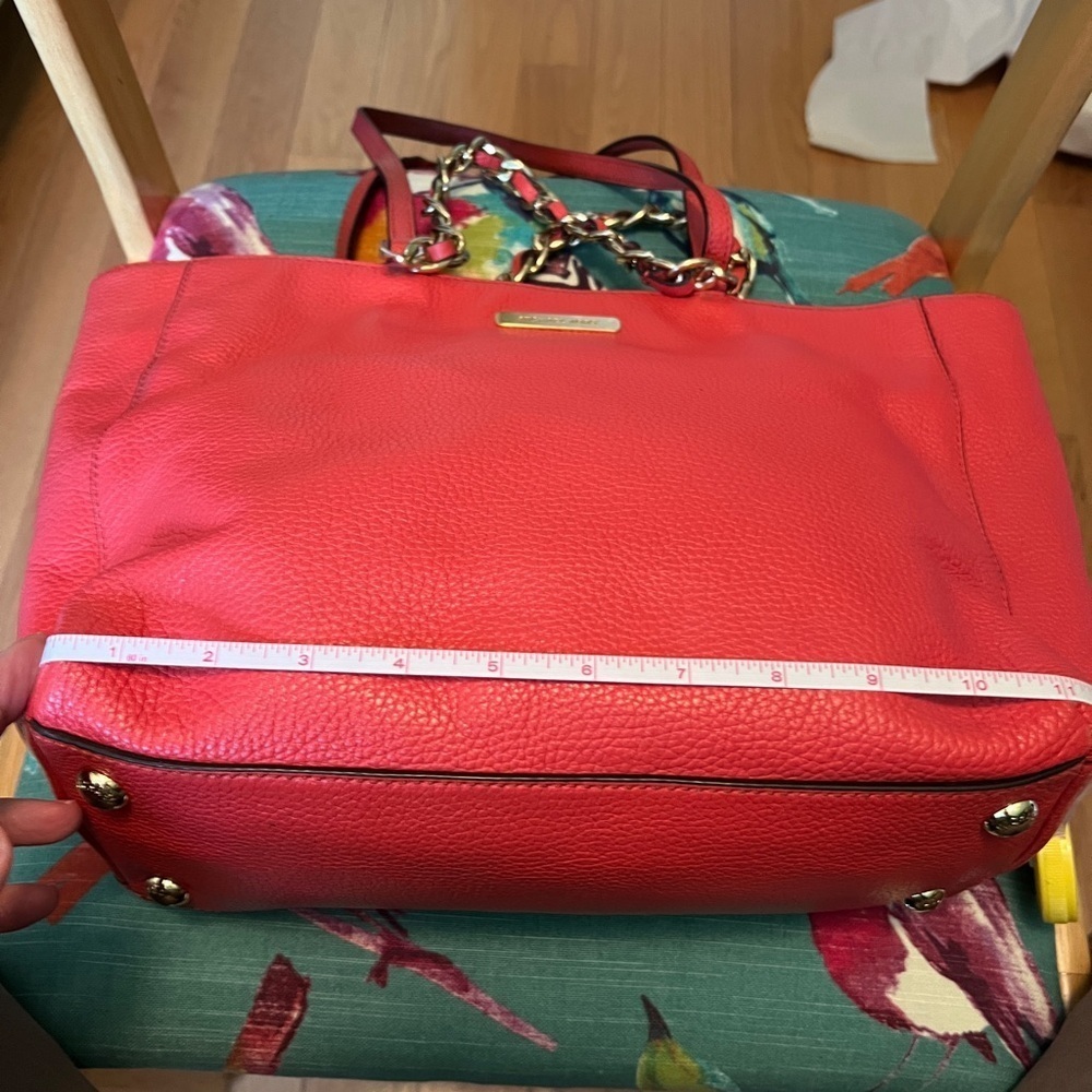 Gorgeous Michael Kors Coral Shade Leather Handbag - Picture 3 of 15